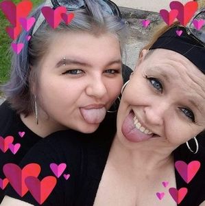 Meet your Posher, Holly j.